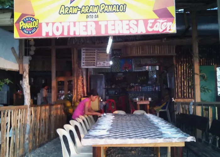 ベッド・アンド・ブレックファスト Mother Teresa And Restaurant 2*